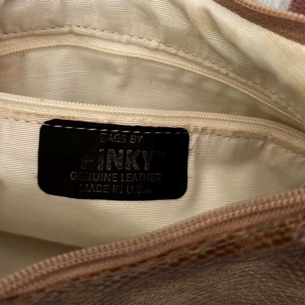 Pinky - Picture 5 of 10